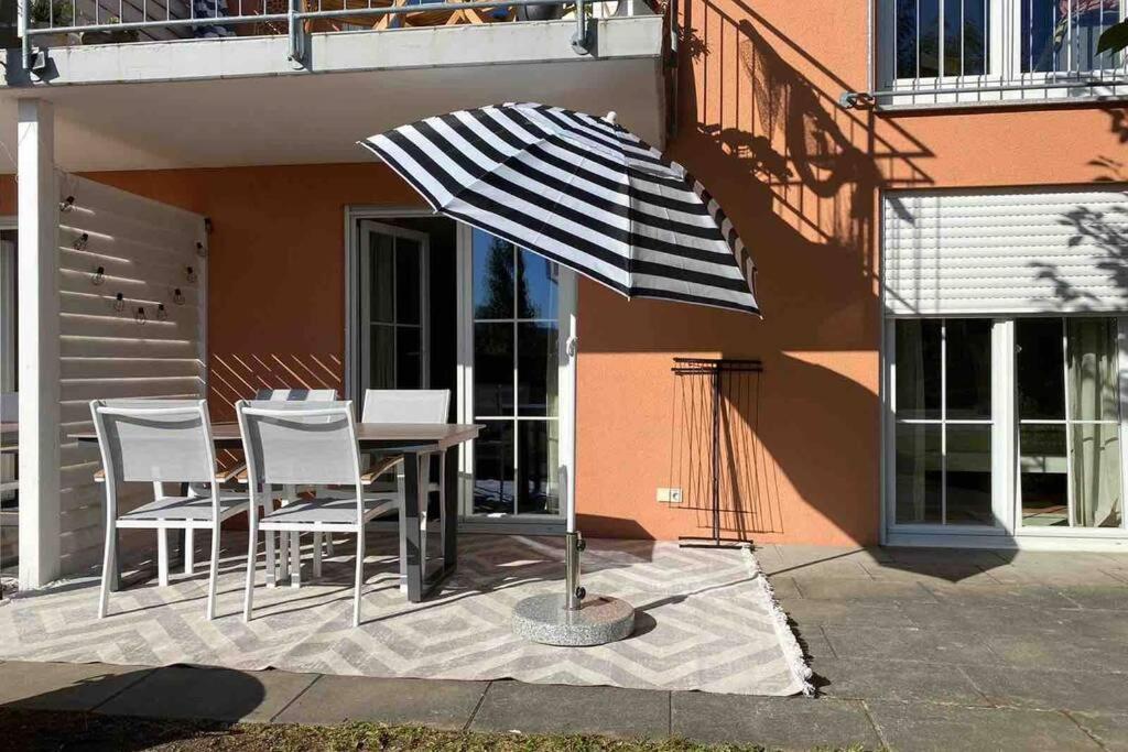 בודמן-לודוויגסהפן Die Seeblume - Ferienwohnung Mit Pool Und Seeblick מראה חיצוני תמונה