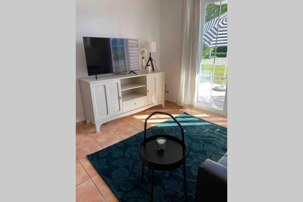 בודמן-לודוויגסהפן Die Seeblume - Ferienwohnung Mit Pool Und Seeblick מראה חיצוני תמונה