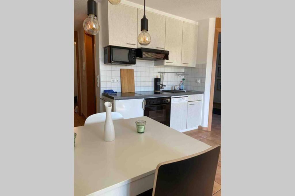 בודמן-לודוויגסהפן Die Seeblume - Ferienwohnung Mit Pool Und Seeblick מראה חיצוני תמונה
